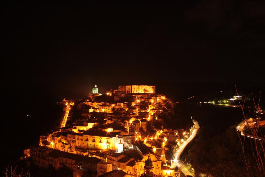 Epoca - Camere Con Stile Ragusa Bagian luar foto